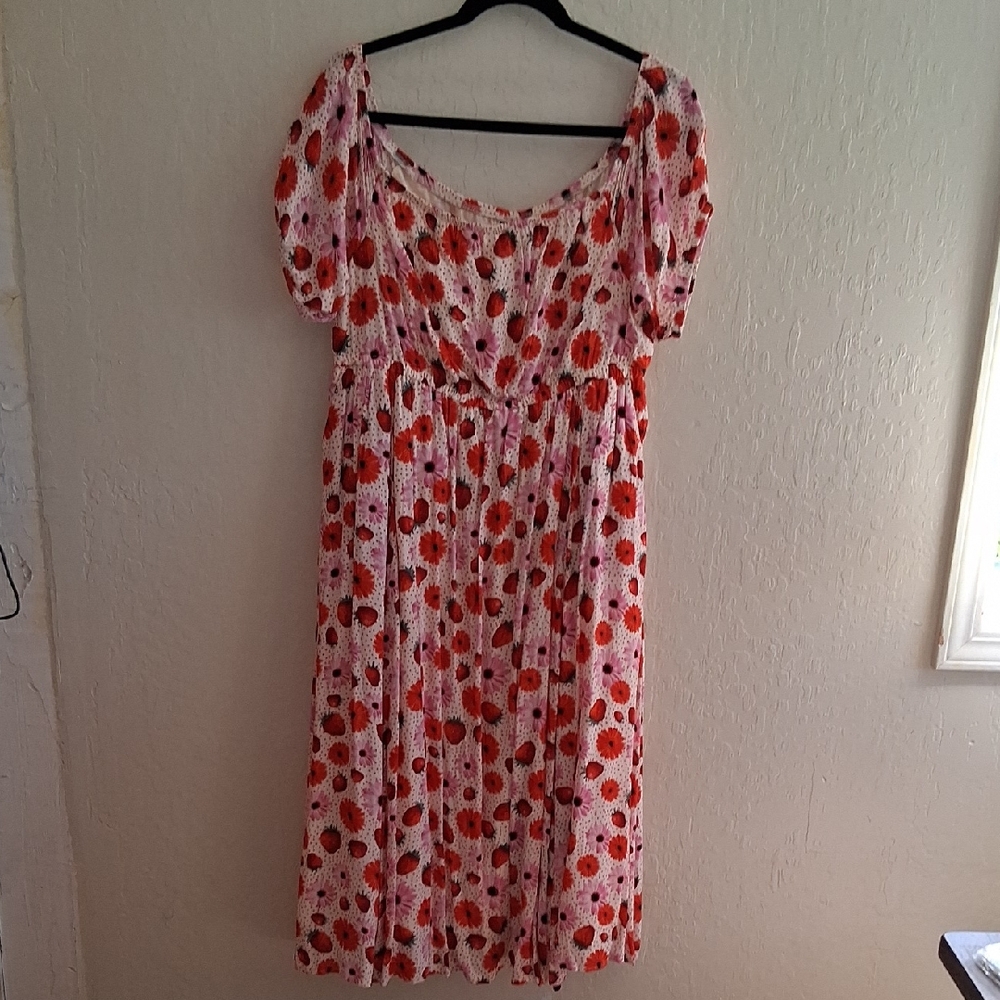 Retro Chic Pink Midi Dress with Red Floral Motif
